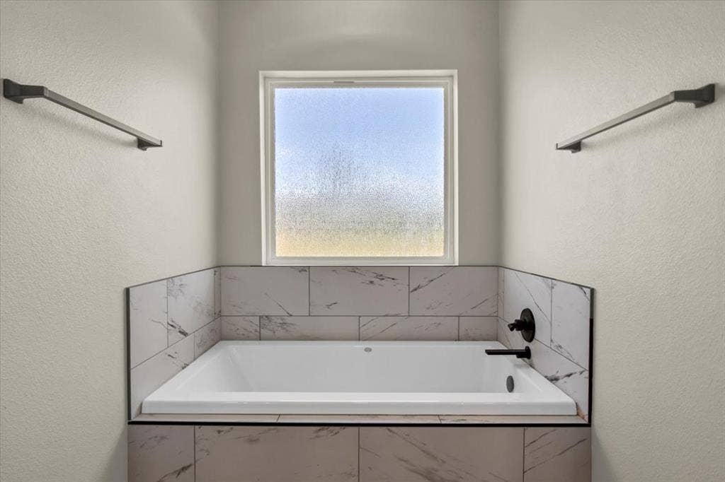 1001 Mallard Drive, Lindale, TX 75771 1001 Mallard Drive, Lindale, TX 75771