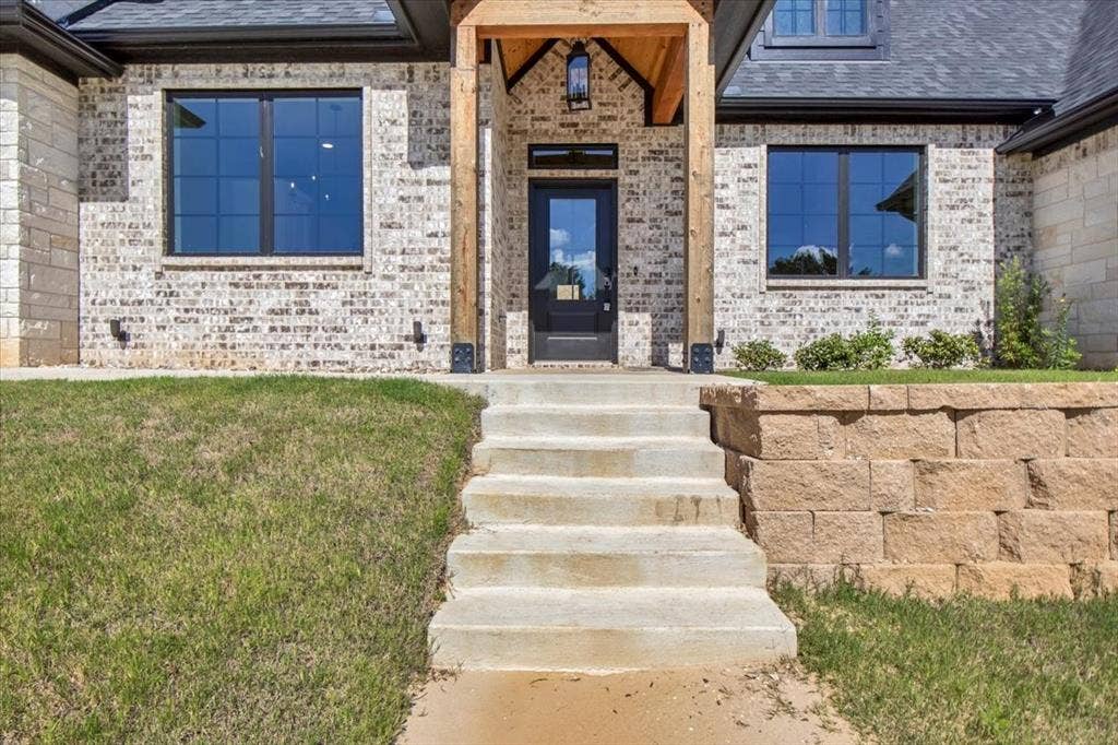1001 Mallard Drive, Lindale, TX 75771 1001 Mallard Drive, Lindale, TX 75771