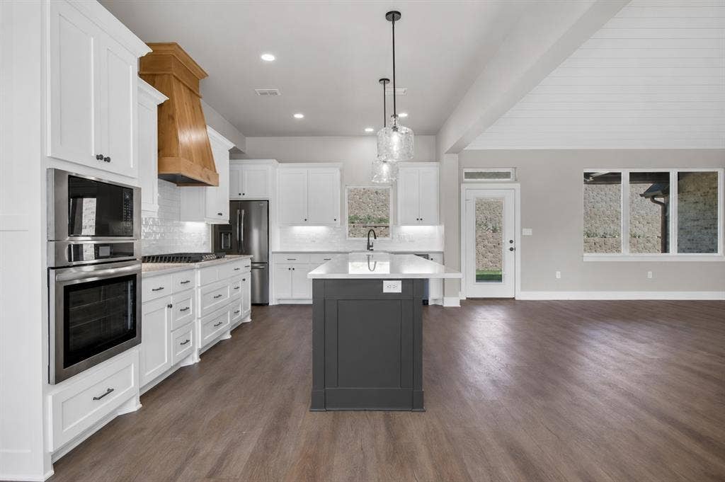 1001 Mallard Drive, Lindale, TX 75771 1001 Mallard Drive, Lindale, TX 75771