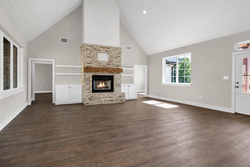 1001 Mallard Drive, Lindale, TX 75771 1001 Mallard Drive, Lindale, TX 75771