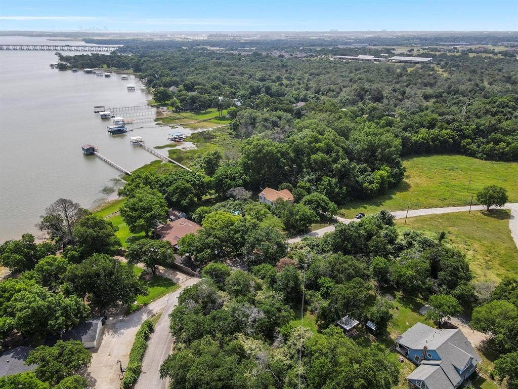2565 Castle Circle, Fort Worth, TX 76108