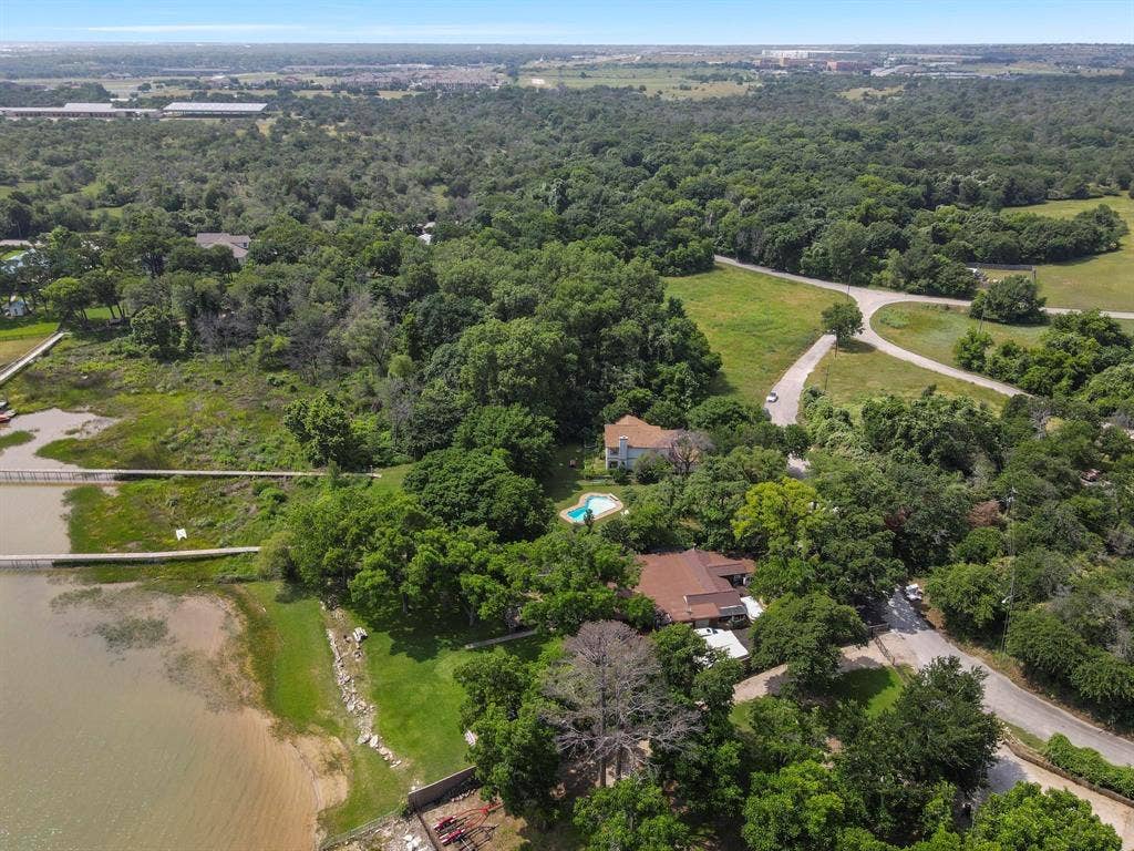 2565 Castle Circle, Fort Worth, TX 76108