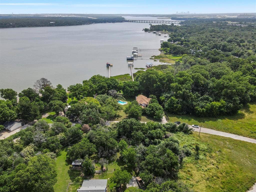 2565 Castle Circle, Fort Worth, TX 76108