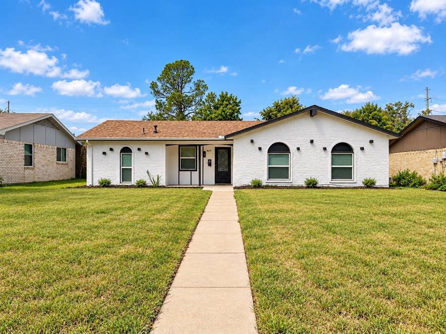Property photo for 809 longbeach Drive, Garland, TX