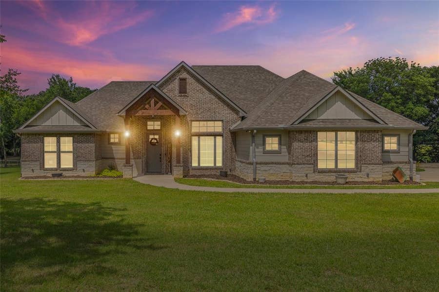 Property photo for 3917 County Road 3323, Greenville, TX