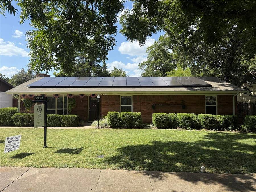 Property photo for 429 Ten Mile Drive, DeSoto, TX