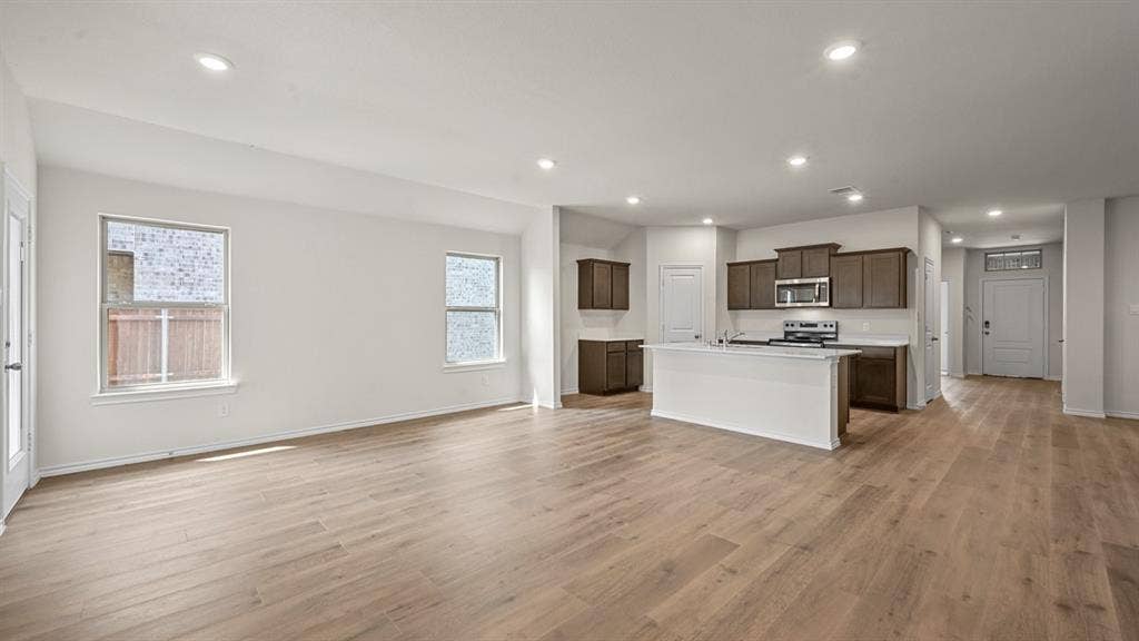 6088 Freedom Drive, Lindale, TX 75771 6088 Freedom Drive, Lindale, TX 75771