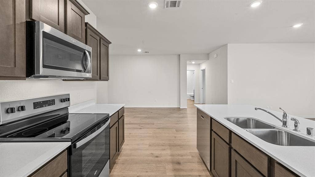 6088 Freedom Drive, Lindale, TX 75771 6088 Freedom Drive, Lindale, TX 75771