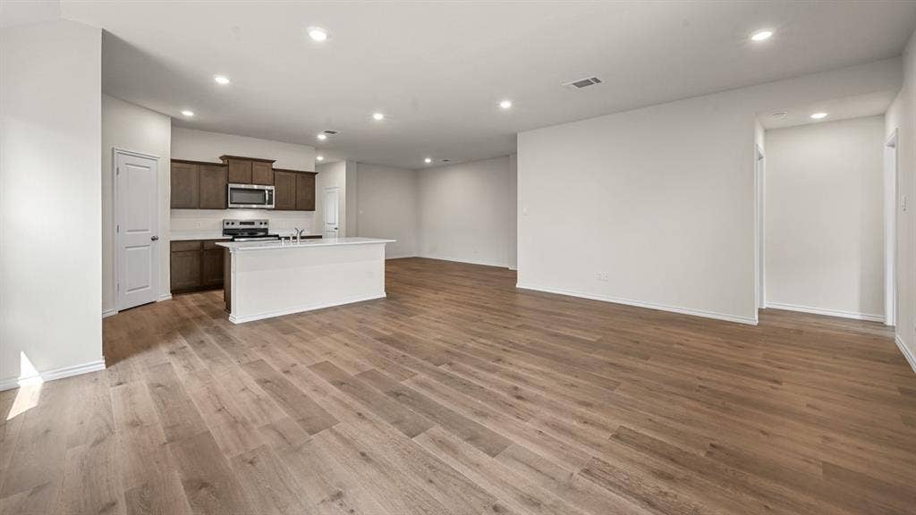 6088 Freedom Drive, Lindale, TX 75771 6088 Freedom Drive, Lindale, TX 75771