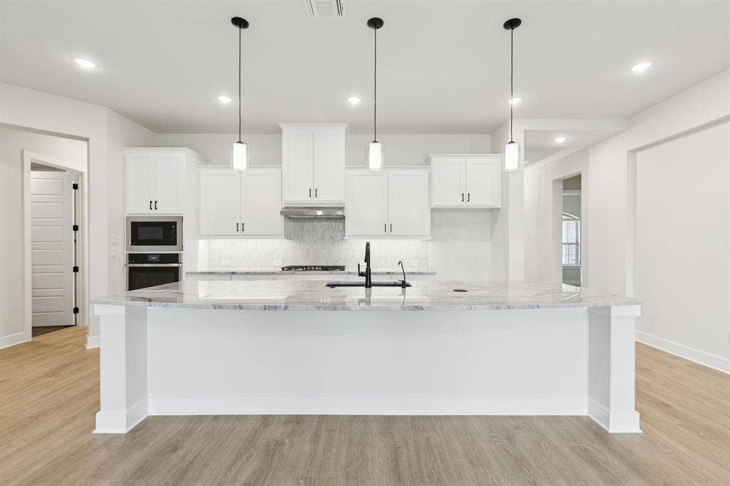 224 Bee Balm Road, McKinney, TX 75071 224 Bee Balm - Kitchen