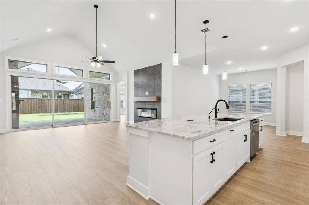 224 Bee Balm Road, McKinney, TX 75071 224 Bee Balm - Kitchen