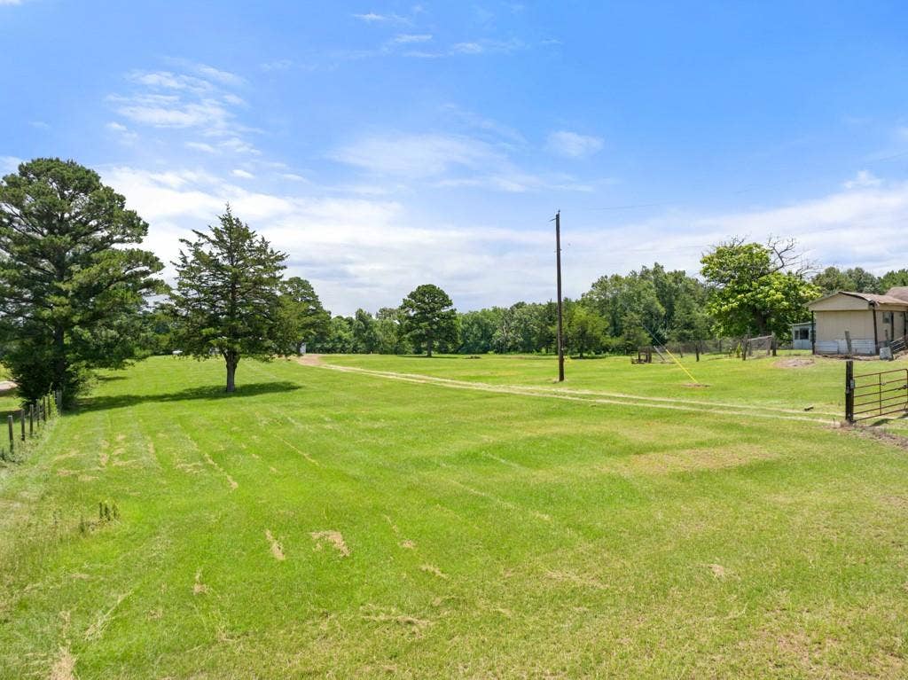 5353 CR 385, Tyler, TX 75708 View of community
