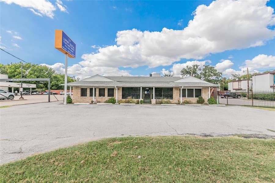 Property photo for 2823 Kendale Drive, Dallas, TX