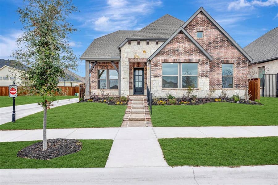 Property photo for 9713 Dahlia Boulevard, Mesquite, TX