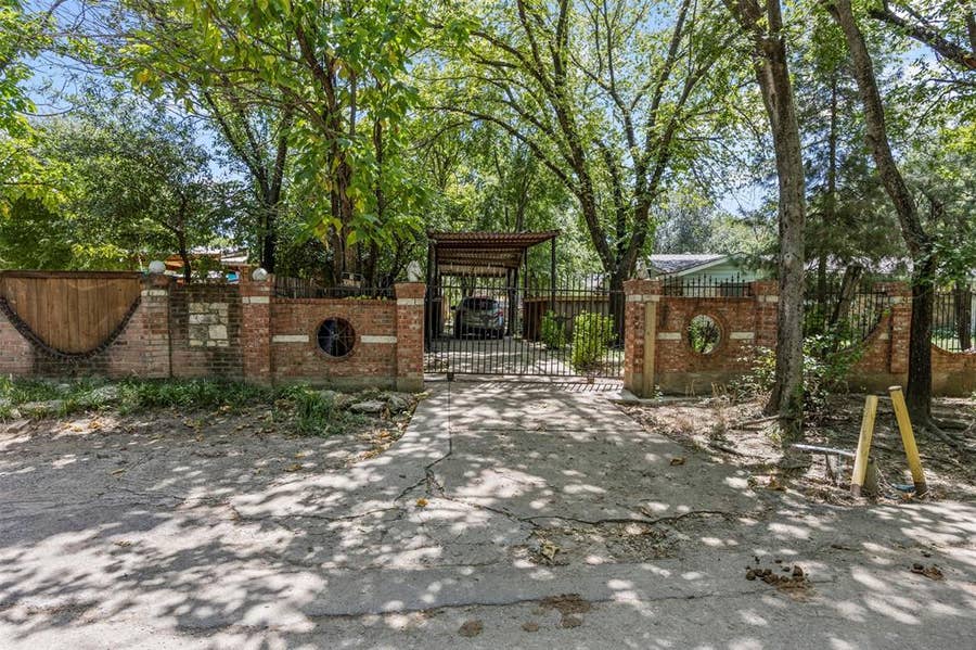 Property photo for 1152 Elva Warren Street, Fort Worth, TX