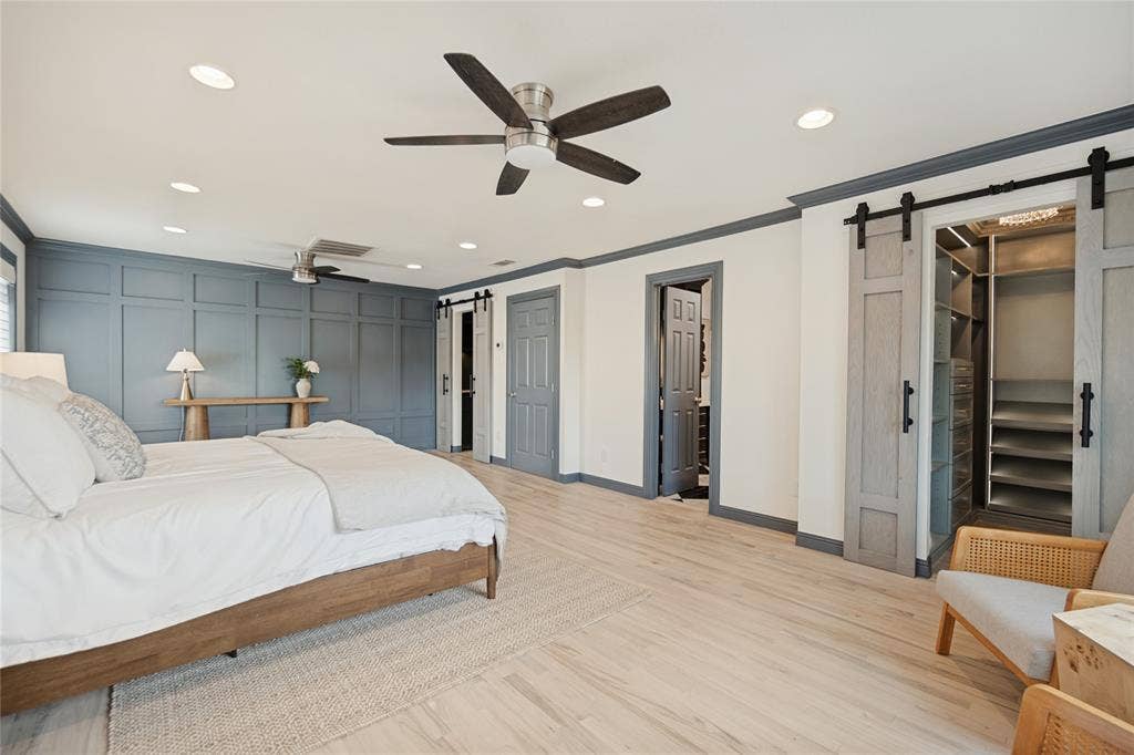 806 Knott Place, Dallas, TX 75208 Beautiful detailing!
