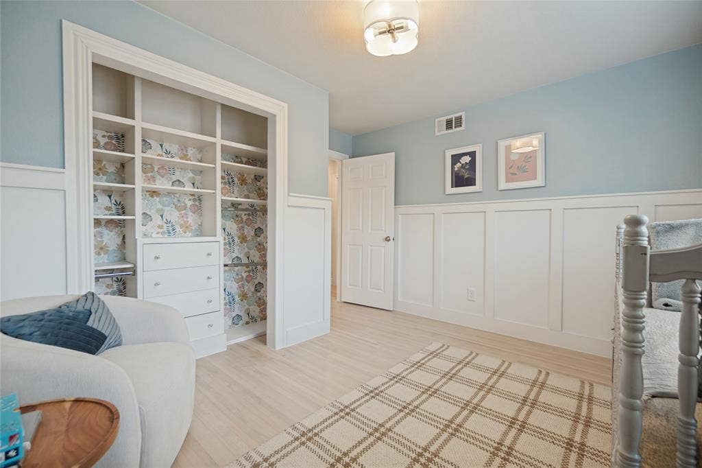 806 Knott Place, Dallas, TX 75208 Secondary Bedroom