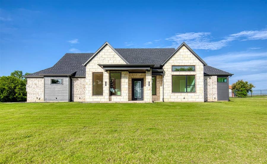 Property photo for 1376 Shadow Lakes Drive, Wills Point, TX
