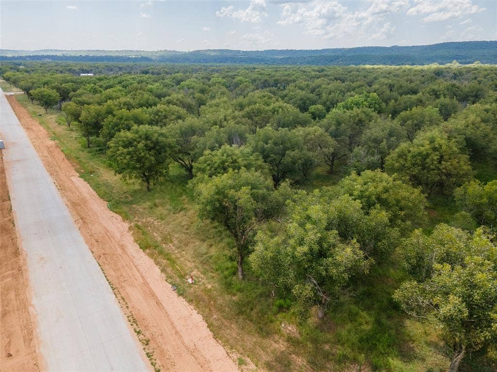 2155 E Landings N, Granbury, TX 76049 2155 E Landings N, Granbury, TX 76049