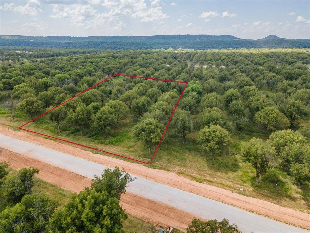 2155 E Landings N, Granbury, TX 76049 2155 E Landings N, Granbury, TX 76049