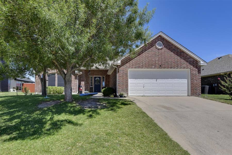 Property photo for 119 Chambers Creek Circle, Maypearl, TX