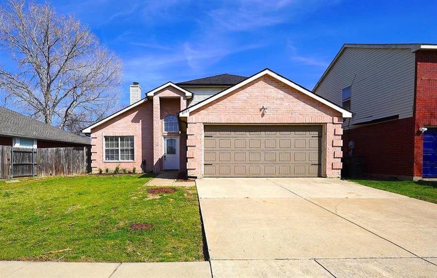 Property photo for 8164 Heritage Place Drive, Fort Worth, TX