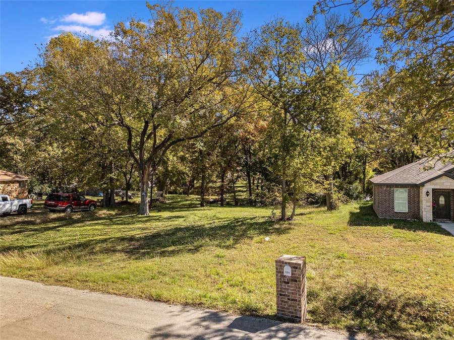 Property photo for 1001 Netherland Drive, Seagoville, TX