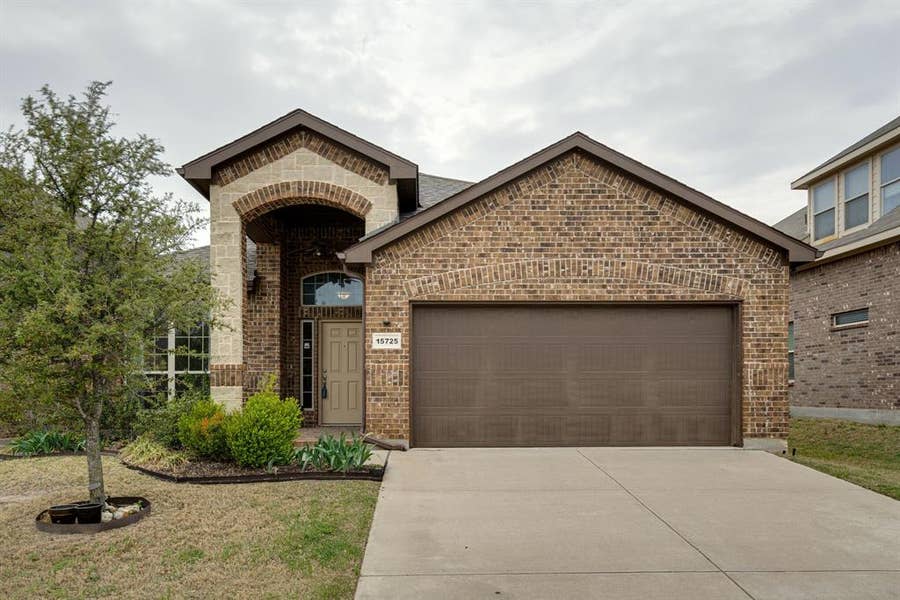 Property photo for 15725 Carlton Oaks Drive, Fort Worth, TX