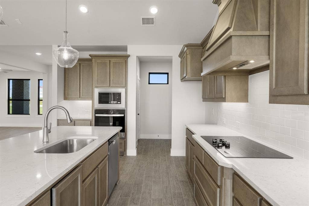 2910 Stella Rose, Waxahachie, TX 75165 2910 Stella Rose- Kitchen-8515
