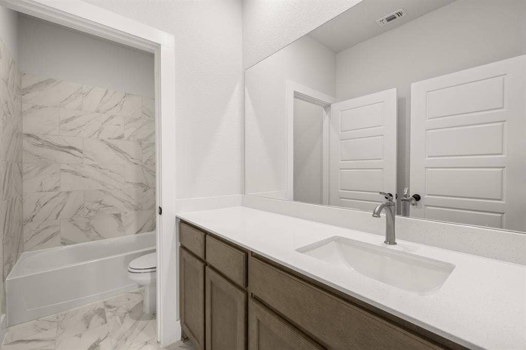 2910 Stella Rose, Waxahachie, TX 75165 2910 Stella Rose- Bathroom-8570
