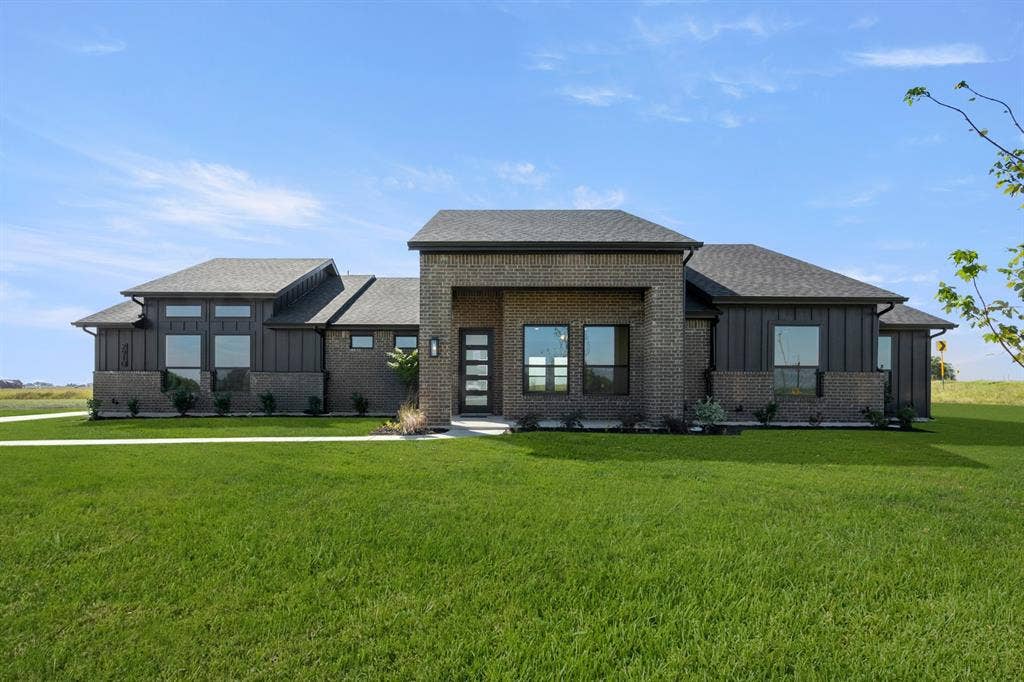 2910 Stella Rose, Waxahachie, TX 75165 2910 Stella Rose- Front-8416