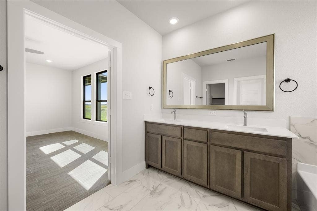 2910 Stella Rose, Waxahachie, TX 75165 2910 Stella Rose- Primary Suite-8600
