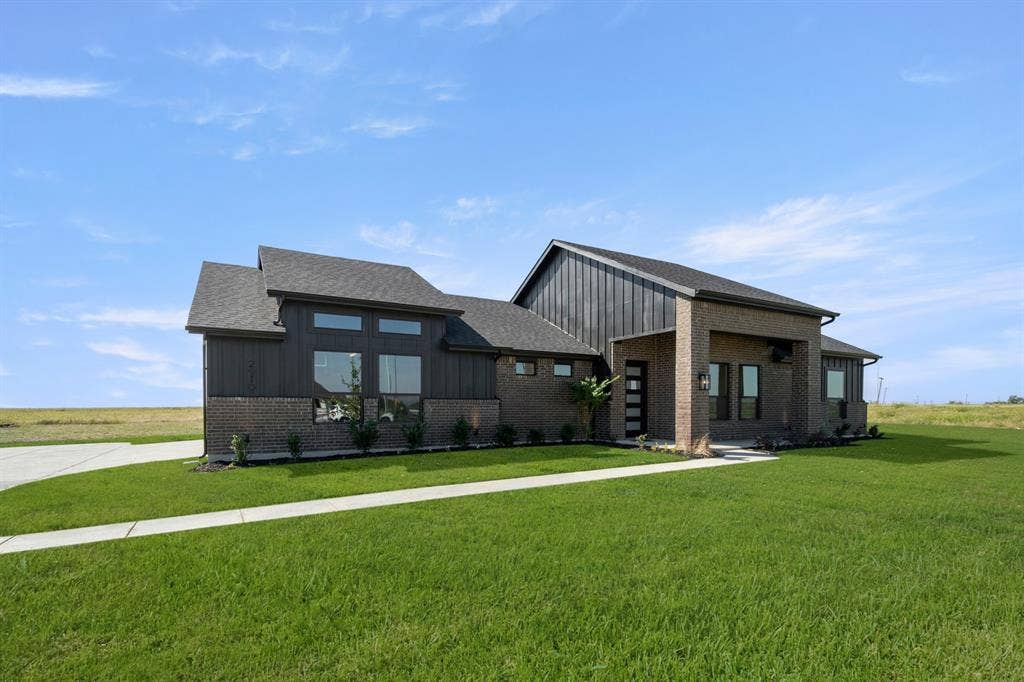 2910 Stella Rose, Waxahachie, TX 75165 2910 Stella Rose- Front-8424