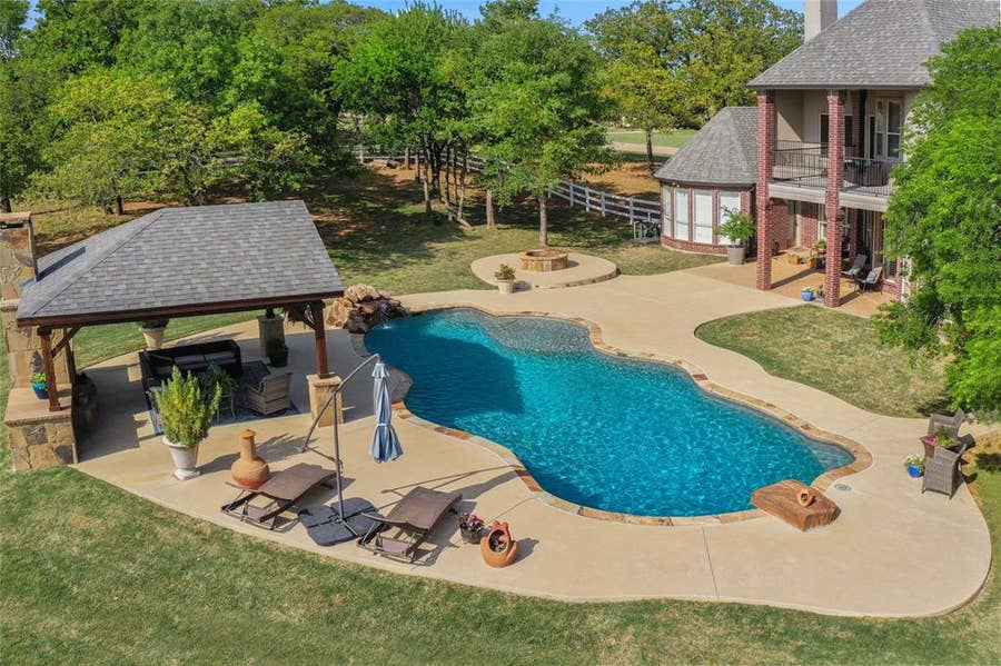 Property photo for 419 E Hickory Ridge Circle, Argyle, TX