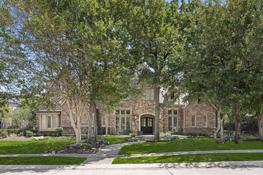 Property photo for 517 Round Hollow Lane, Southlake, TX