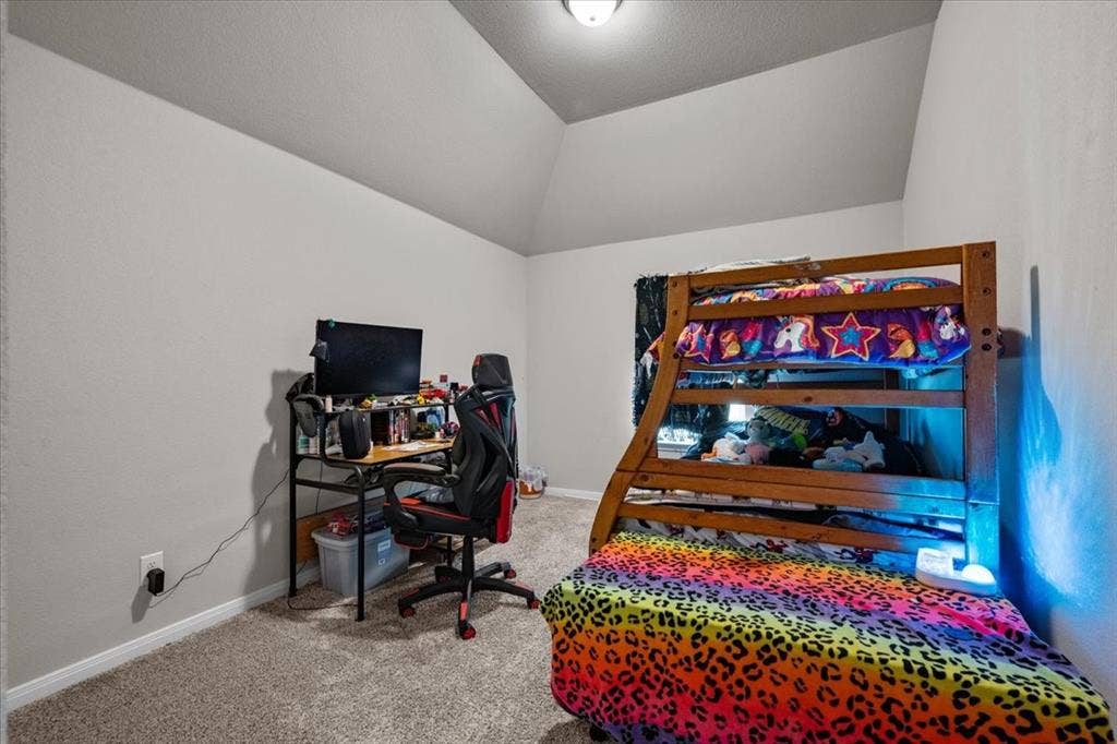 3501 Beutel Road, Waco, TX 76655 Carpeted office space with lofted ceiling and baseboards