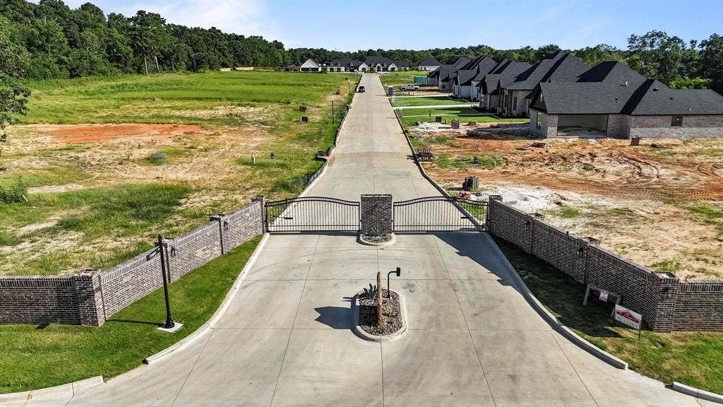 16445 Cooper Way, Tyler, TX 75703 16445 Cooper Way, Tyler, TX 75703