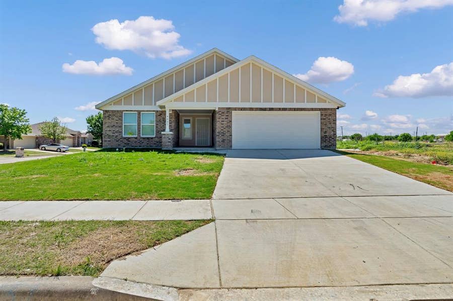 Property photo for 4037 Bonita Springs Drive, Fort Worth, TX
