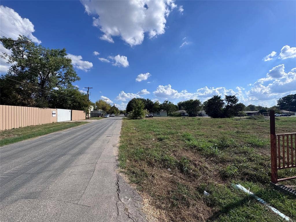 3733 Kolloch Drive, Dallas, TX 75216 View of asphalt road