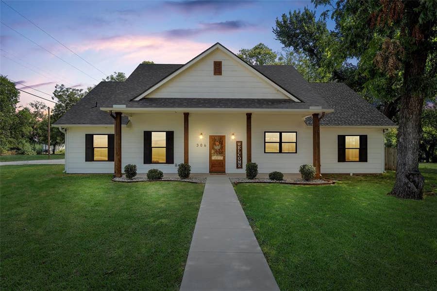 Property photo for 306 Eagle Drive, Eddy, TX