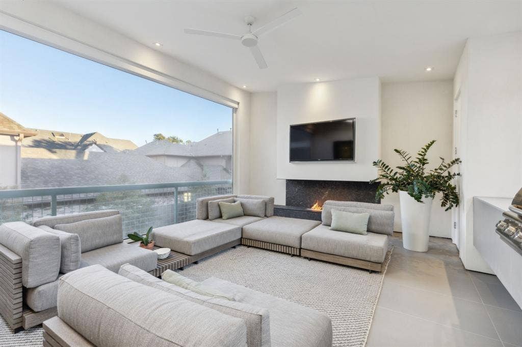 5103 Vickery Boulevard, Dallas, TX 75206 Outdoor Living Room