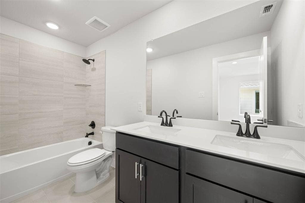 1624 Ginger- Bathroom-1