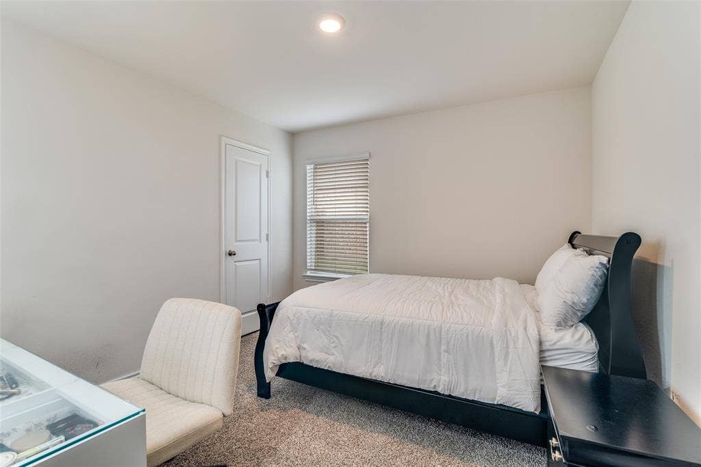 4th bedroom shares bath with 3rd