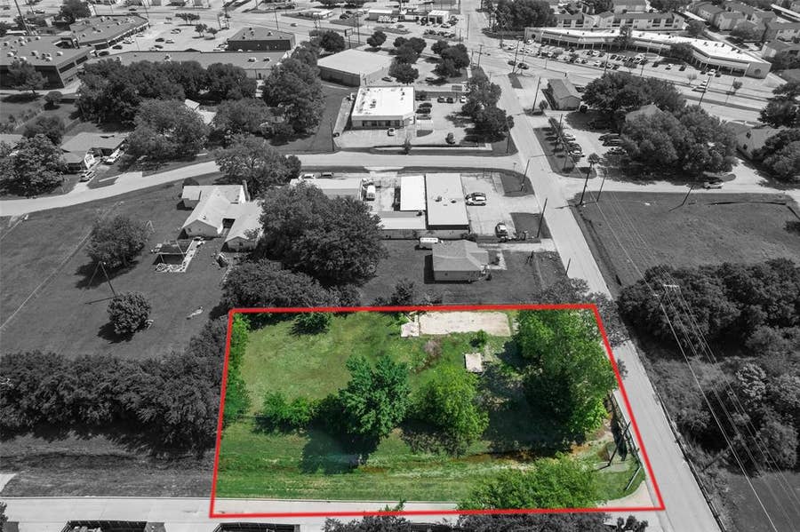 Property photo for 609 Gatewood Road, Garland, TX