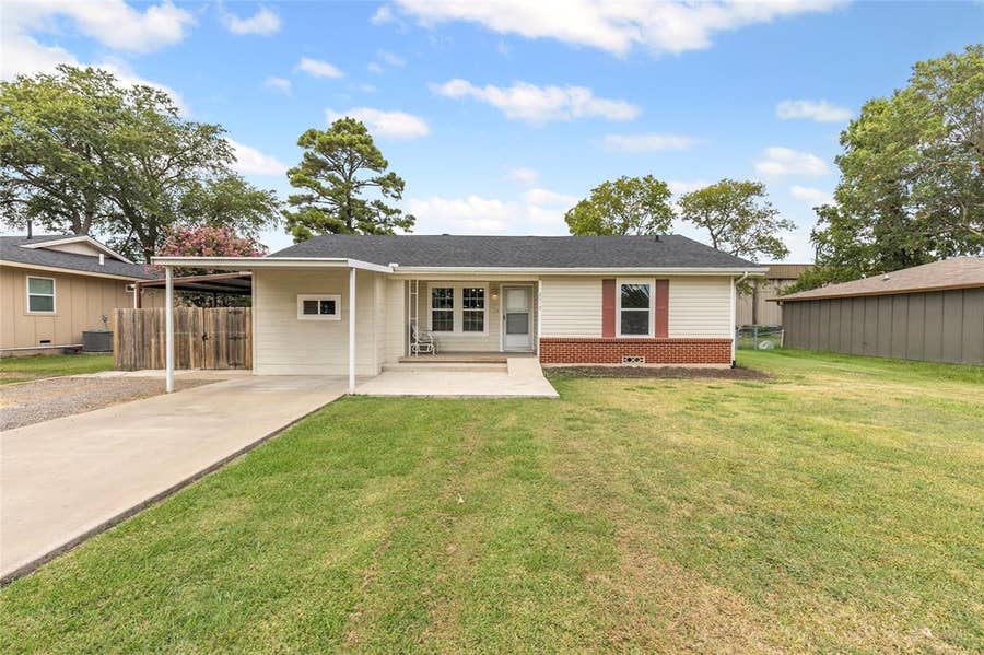 Property photo for 2812 Albert Street, Greenville, TX