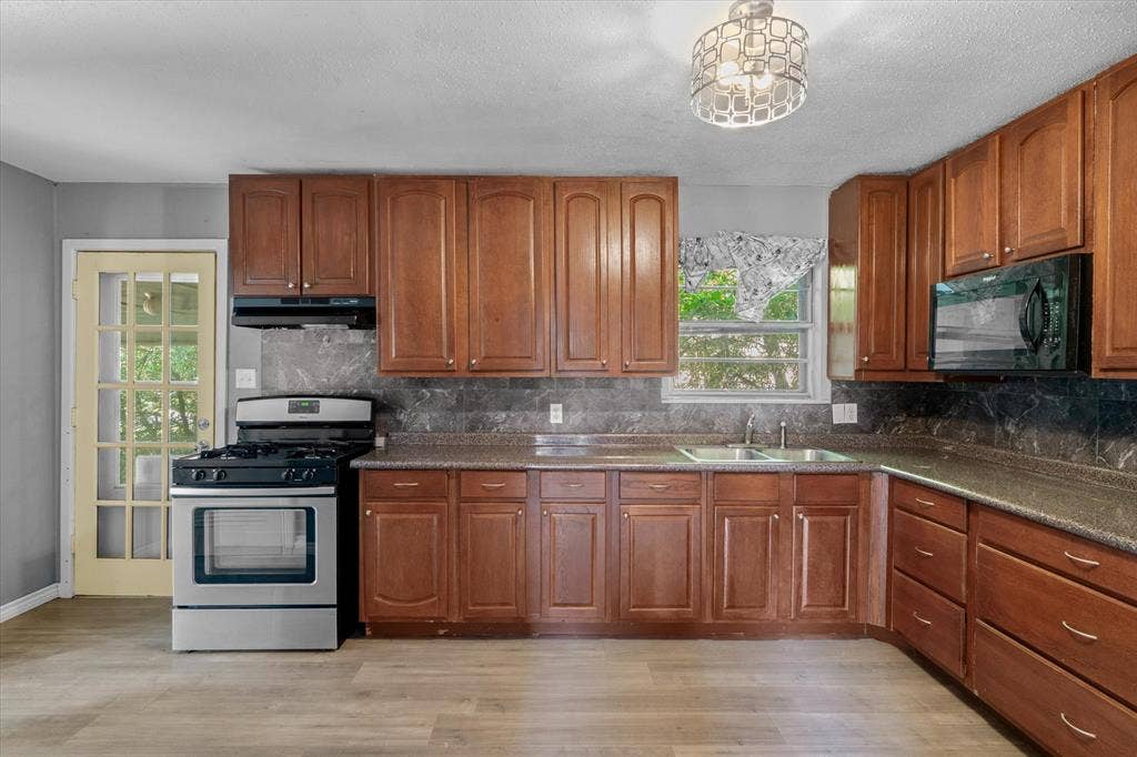 410 Williams Street, Athens, TX 75751 410 Williams Street, Athens, TX 75751