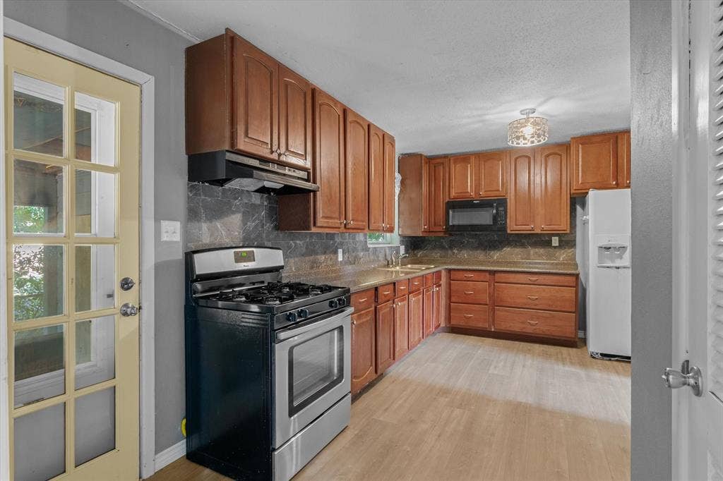 410 Williams Street, Athens, TX 75751 410 Williams Street, Athens, TX 75751