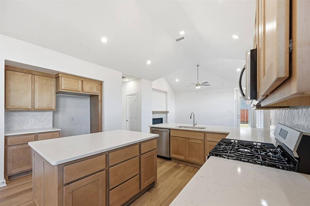 3925 Bison Lane, Crandall, TX 75114 3925 Bison Lane, Crandall, TX 75114