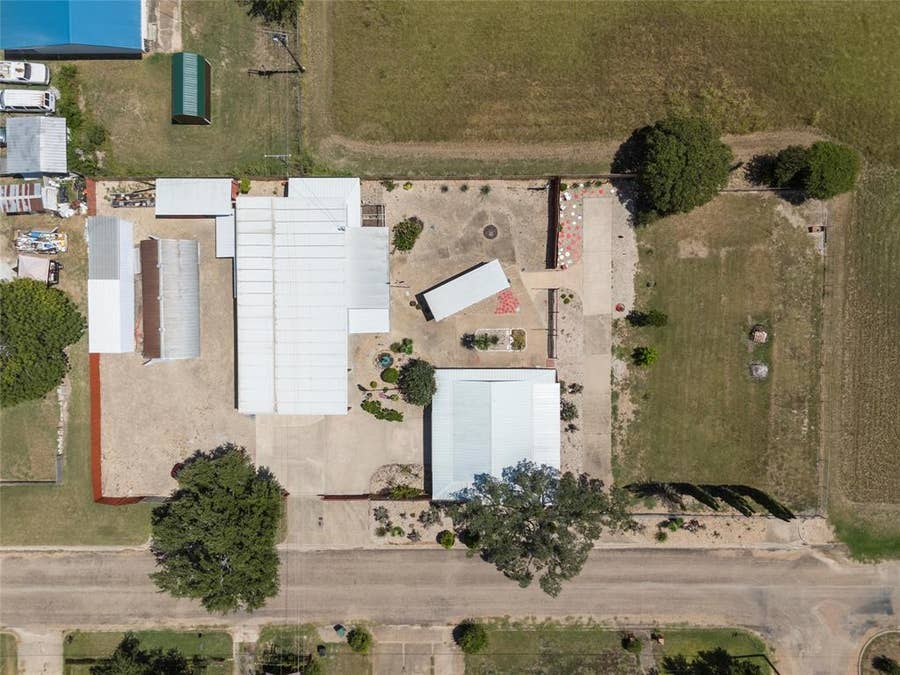 Property photo for 303 Westlake Drive, Woodway, TX