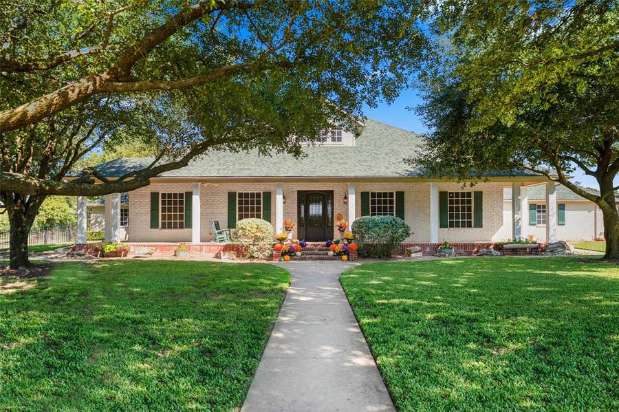 Property photo for 4451 Shiloh Road, Midlothian, TX